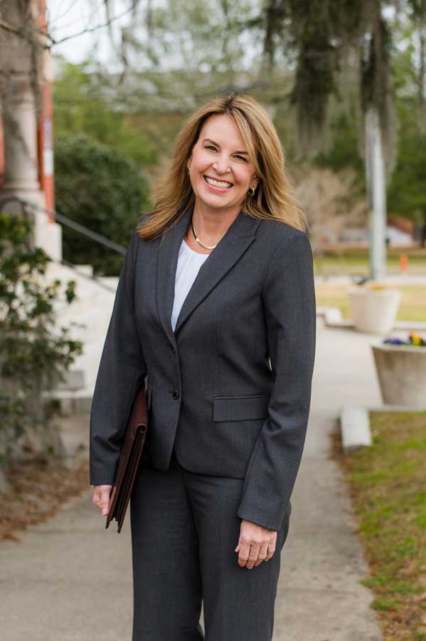 Karen-Alexander-Family-Law-Attorney-outside-Craven-County-Courthouse